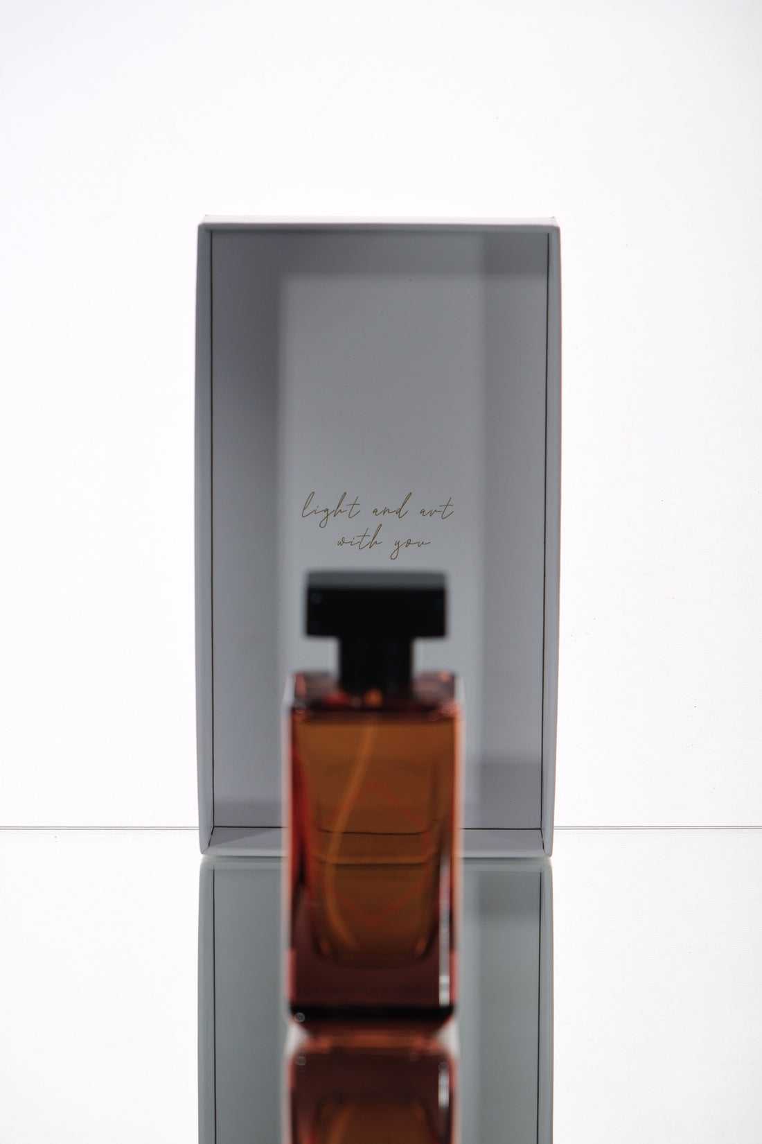 Нанасяне на парфюм върху китка – нормална кожа и точна доза